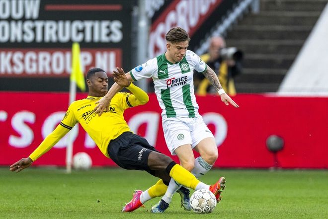 球正处于持 球正处于持