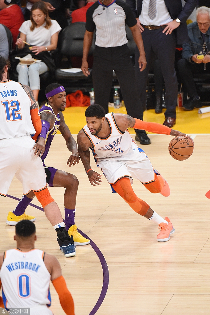 极的跑动和 极的跑动和